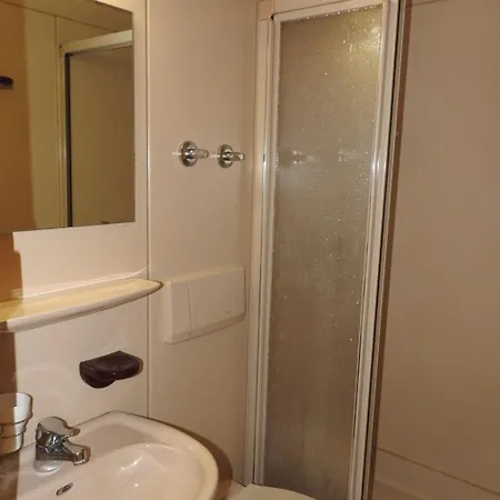 Argo Hotel *