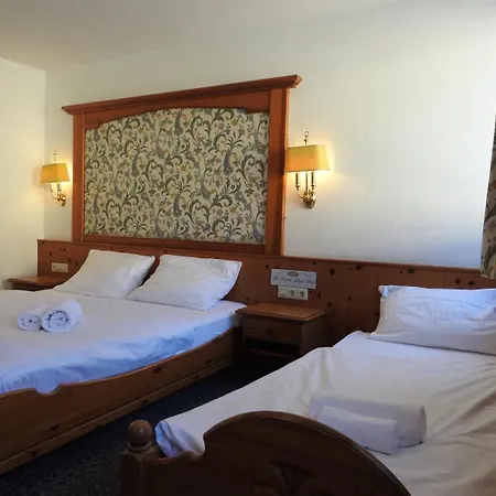 Argo Hotel *